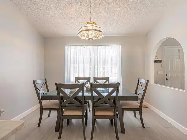 Port Saint Lucie, FL 34952,1302 SE Belcrest ST