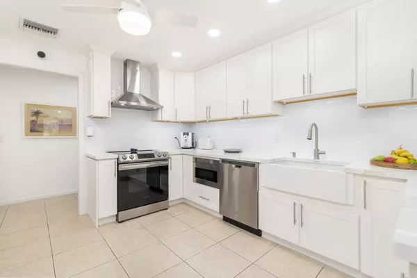 North Palm Beach, FL 33408,11341 Briarwood PL