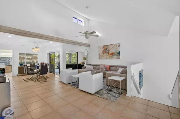 Jupiter, FL 33477,16671 N Traders XING 222