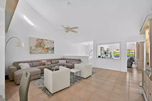 Jupiter, FL 33477,16671 N Traders XING 222