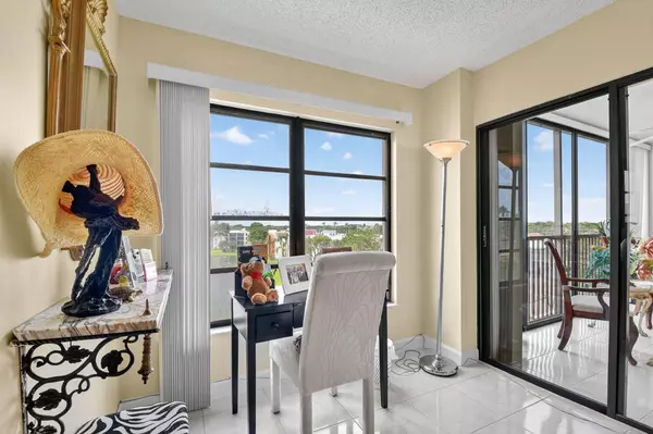 Delray Beach, FL 33446,14460 Strathmore LN 605