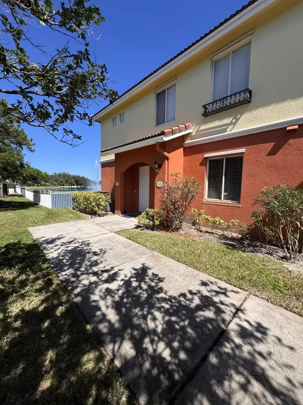 Stuart, FL 34994,55 SE Palermo CT 201