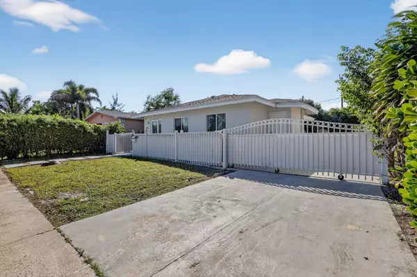 Lake Worth Beach, FL 33460,915 S F ST