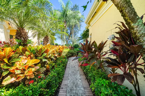 Palm Beach Gardens, FL 33418,114 Palm Point CIR C