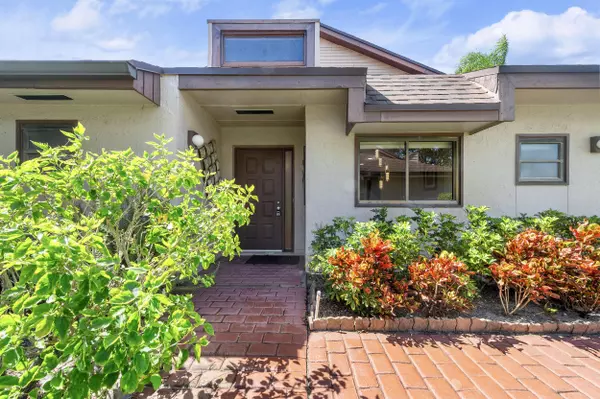 Lake Worth, FL 33467,6720 Versailles CT