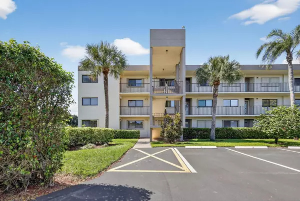 Delray Beach, FL 33484,5550 Witney DR 101