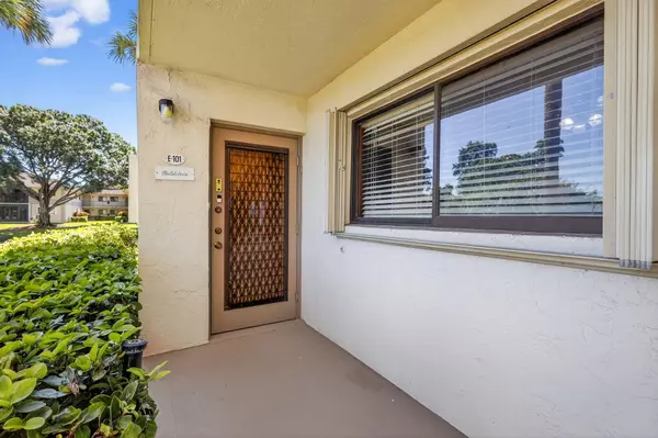 Delray Beach, FL 33484,5550 Witney DR 101