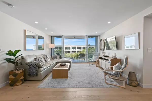 Palm Beach, FL 33480,2295 S Ocean BLVD 424