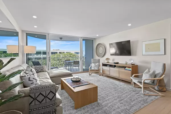 Palm Beach, FL 33480,2295 S Ocean BLVD 424