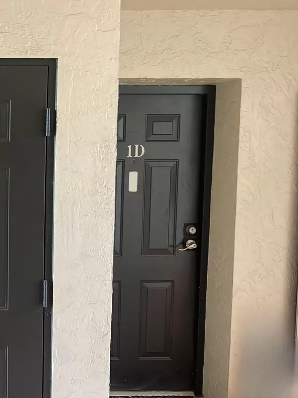 Deerfield Beach, FL 33064,900 Crystal Lake 1d DR