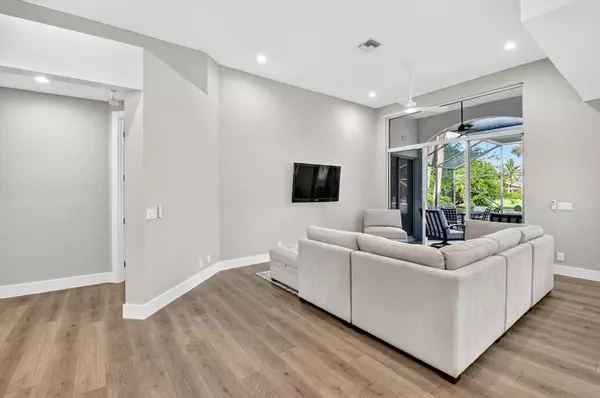 Boca Raton, FL 33496,2201 NW 53rd ST