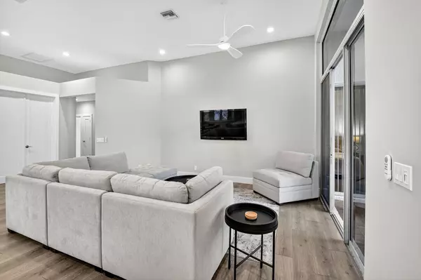 Boca Raton, FL 33496,2201 NW 53rd ST