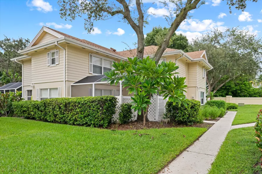 8126 Sedgewick CT 26d, Lake Clarke Shores, FL 33406