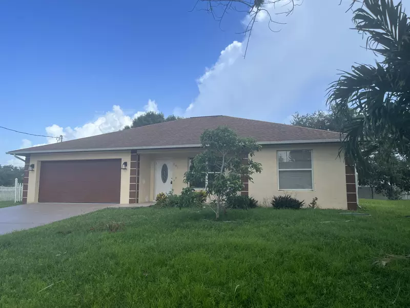 702 SW Amber TER, Port Saint Lucie, FL 34953
