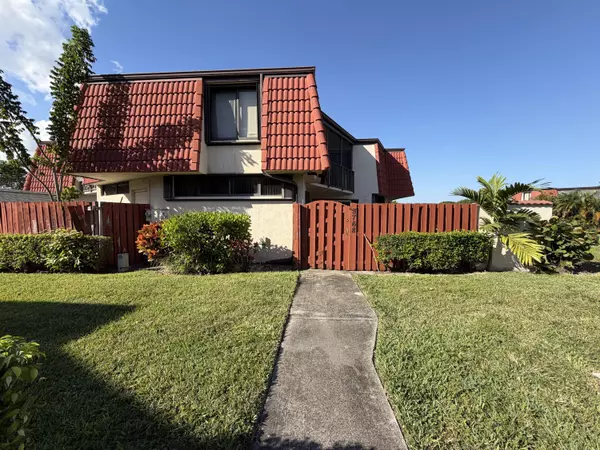 3768 Victoria DR, West Palm Beach, FL 33406