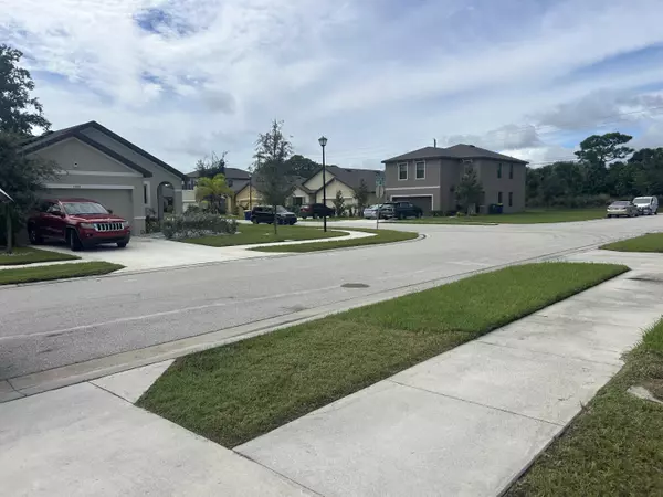 Fort Pierce, FL 34947,5604 Amusement AVE