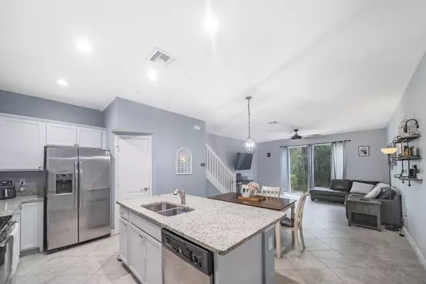 Stuart, FL 34997,3083 SW Otter LN