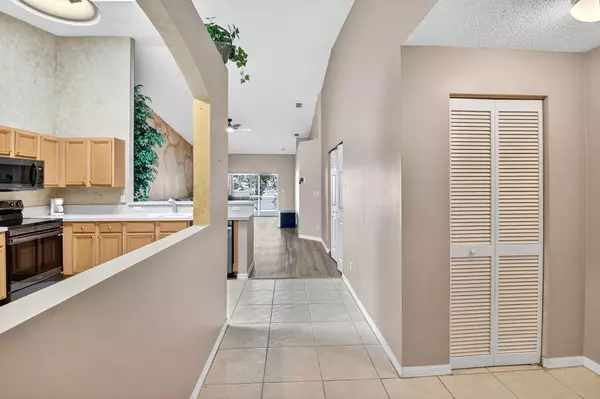 Boynton Beach, FL 33472,8451 Logia CIR