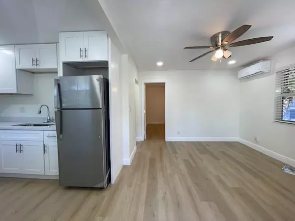 West Palm Beach, FL 33401,302 N Tamarind AVE