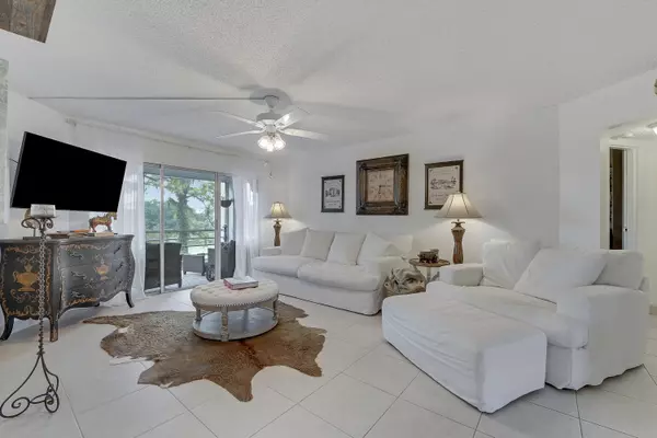 Greenacres, FL 33467,3755 Via Poinciana 405