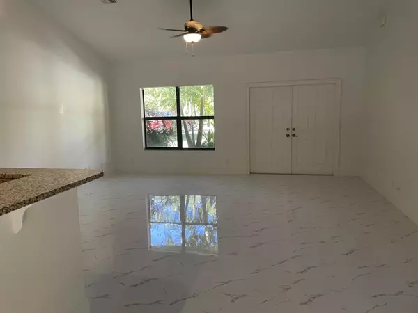 Loxahatchee, FL 33470,6021 N 180th AVE (Guest House)