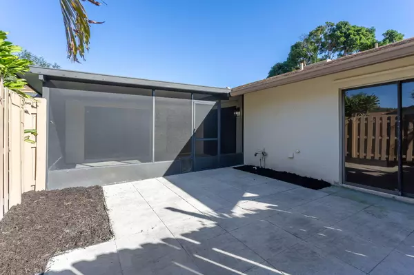 Delray Beach, FL 33445,996 NW 29th AVE B