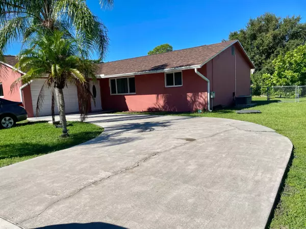 1832 SE Floresta DR, Port Saint Lucie, FL 34983