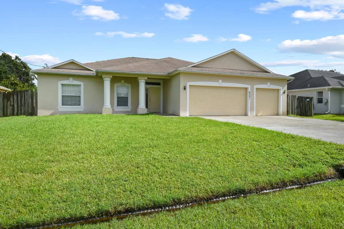 Port Saint Lucie, FL 34986,6221 NW Hacienda LN