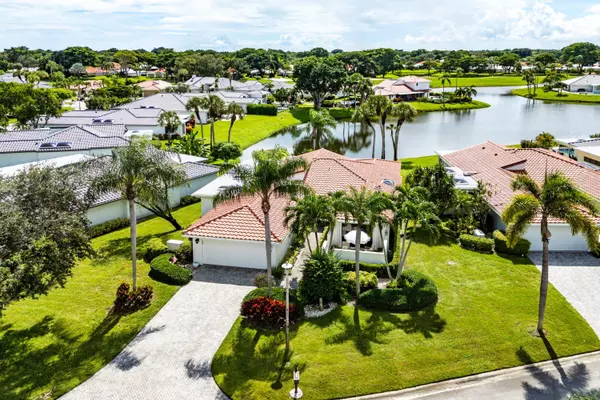 35 Woods LN, Boynton Beach, FL 33436