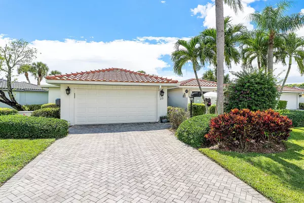 Boynton Beach, FL 33436,35 Woods LN