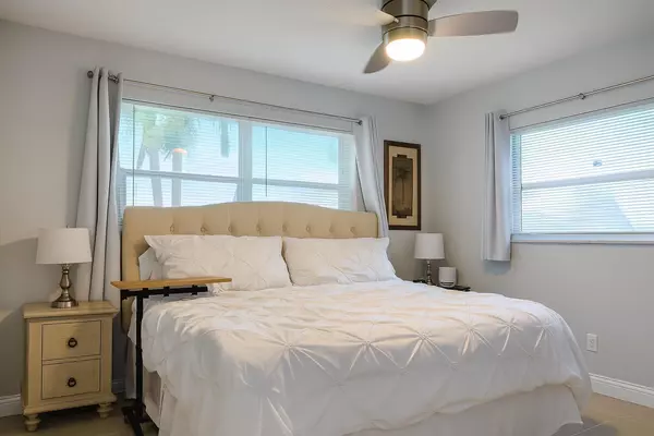 Boynton Beach, FL 33426,904 SW 5th AVE