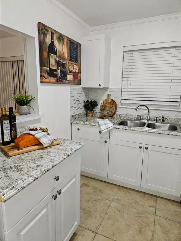 West Palm Beach, FL 33417,263 Windsor L