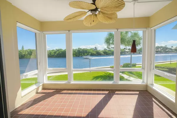 8 Colonial Club DR 205, Boynton Beach, FL 33435
