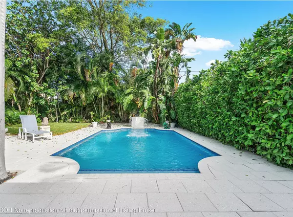 West Palm Beach, FL 33405,323 Dyer RD