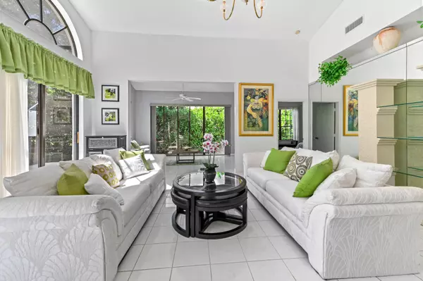 Delray Beach, FL 33445,4940 Sherwood Forest DR