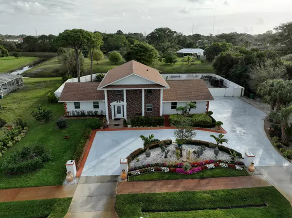 2097 SE Morningside BLVD, Port Saint Lucie, FL 34952