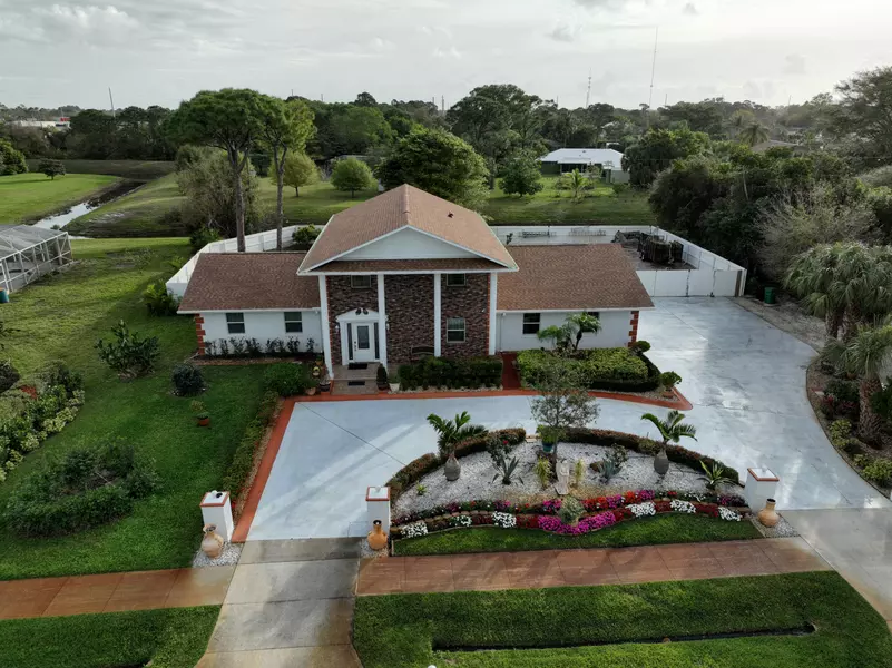 2097 SE Morningside BLVD, Port Saint Lucie, FL 34952