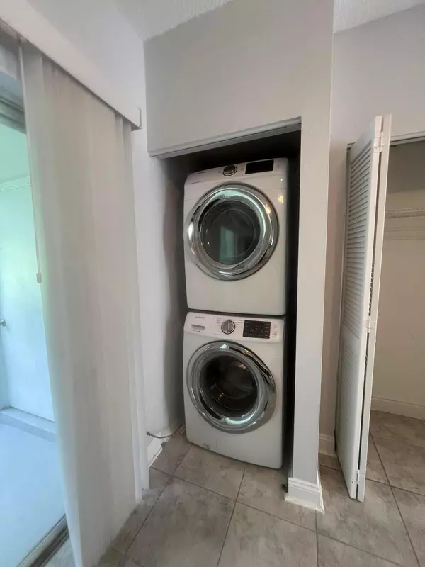 Tamarac, FL 33321,7823 Sanibel DR