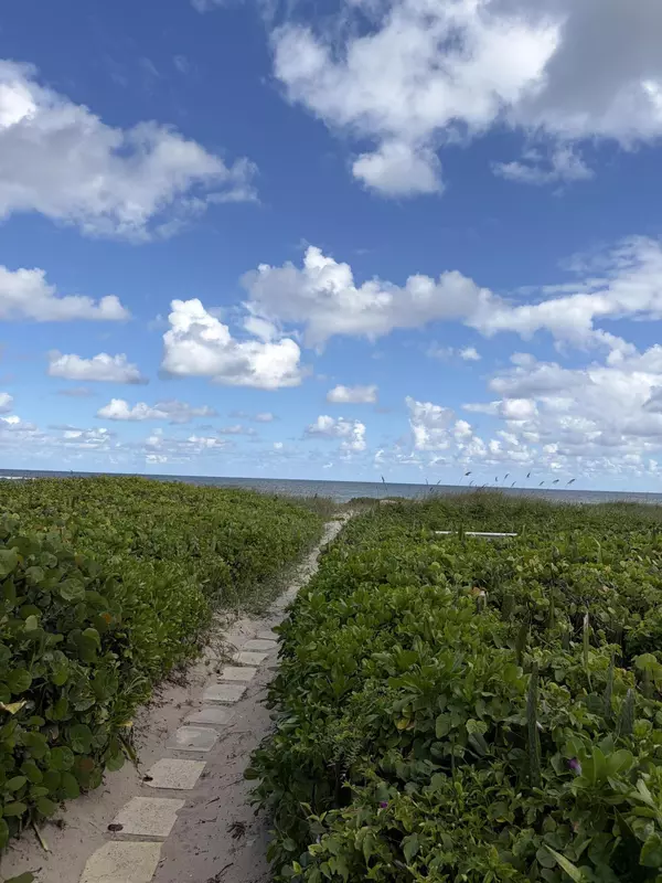 Riviera Beach, FL 33404,3600 N Ocean DR 124