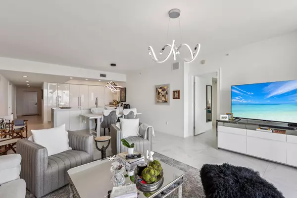 Riviera Beach, FL 33404,2640 Lake Shore DR 2008