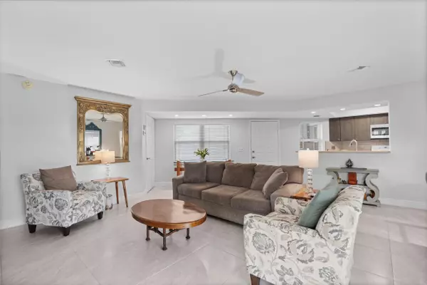 3236 SE Aster LN M228, Stuart, FL 34994