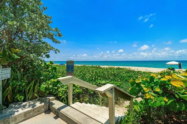 Palm Beach, FL 33480,2784 S Ocean BLVD 201e