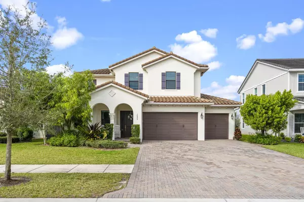 Loxahatchee, FL 33470