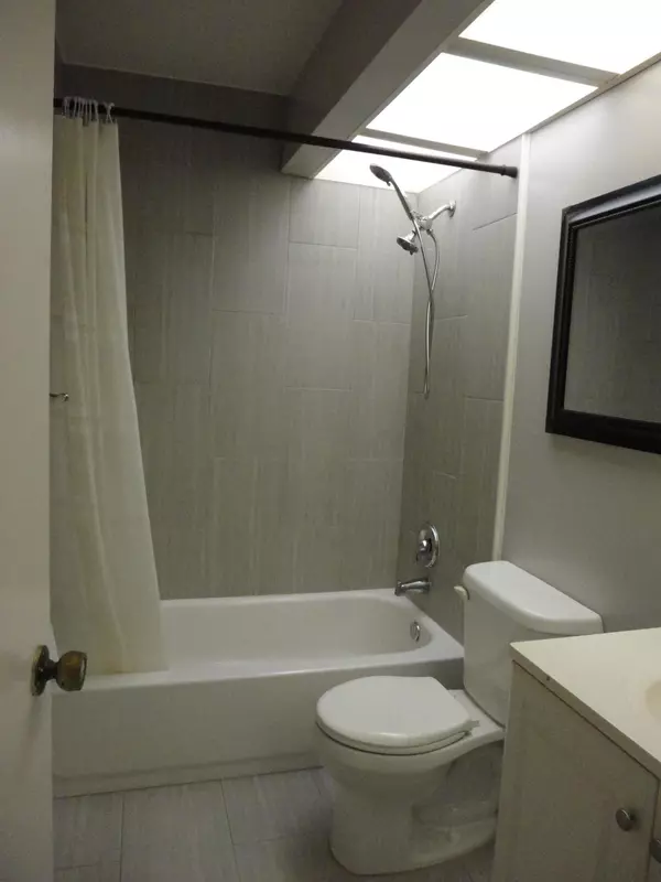 Royal Palm Beach, FL 33411,212 Sparrow DR 3