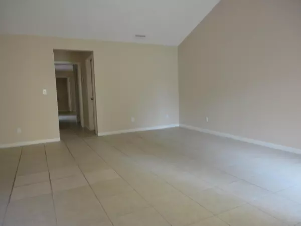 Royal Palm Beach, FL 33411,212 Sparrow DR 3