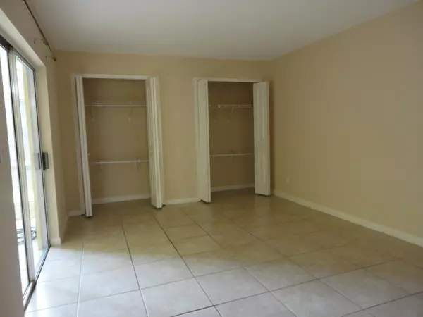 Royal Palm Beach, FL 33411,212 Sparrow DR 3