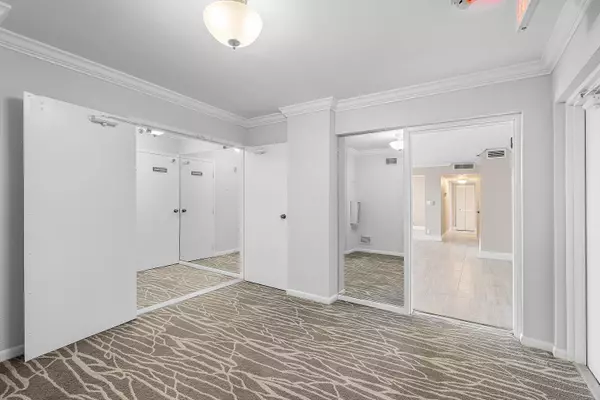 Boca Raton, FL 33433,7580 Regency Lake DR 402