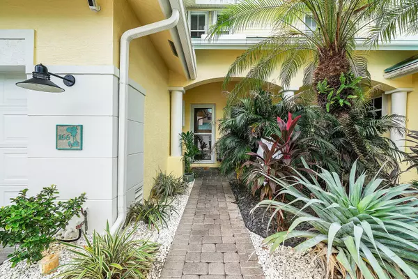 Hypoluxo, FL 33462,166 Barefoot CV