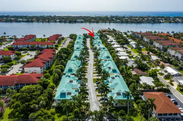 Hypoluxo, FL 33462,166 Barefoot CV