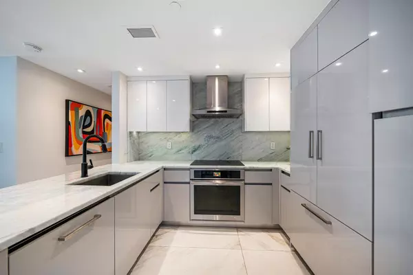 Miami Beach, FL 33139,225 Collins AVE 6j